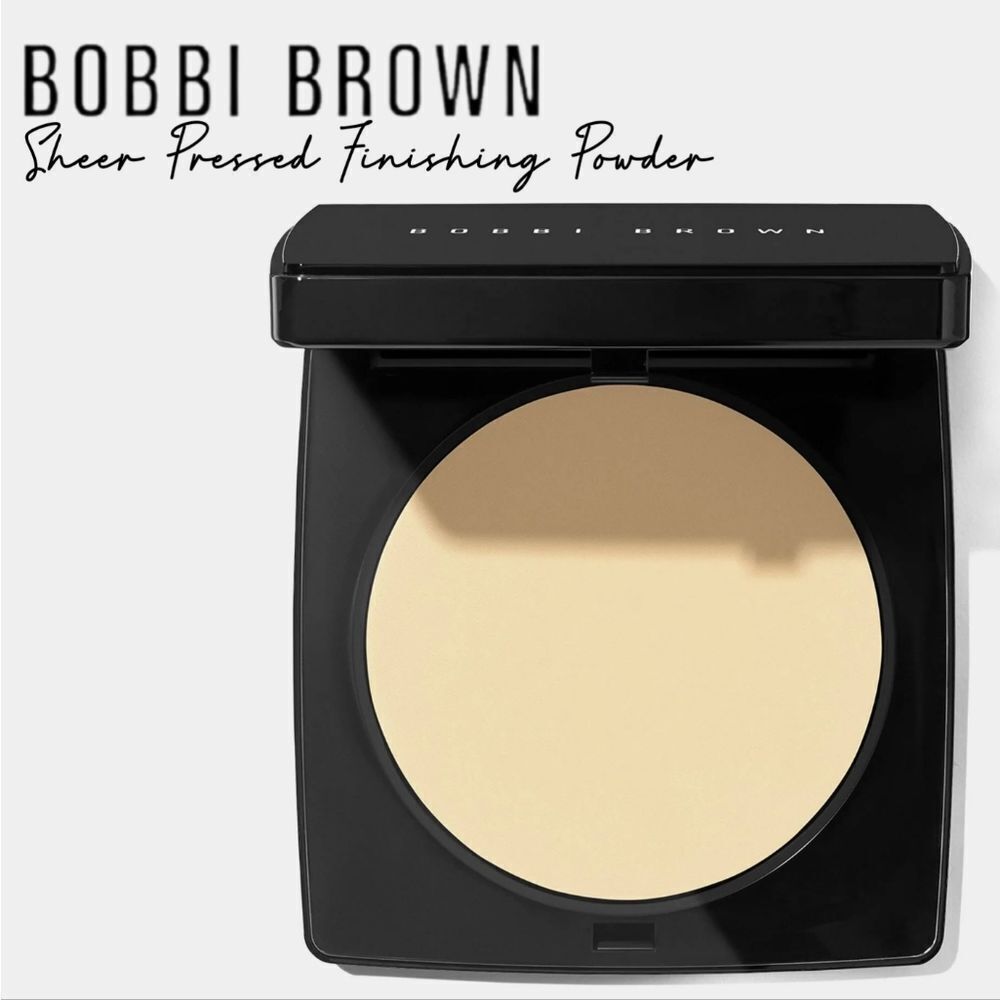 Bobbi Brown Sheer Blurring Pressed Finishing Powder Compact in Pale Yellow